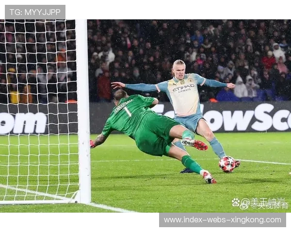 曼城格拉利什中路加速一脚抽射挂上角：速度、空间与信心的瞬间艺术